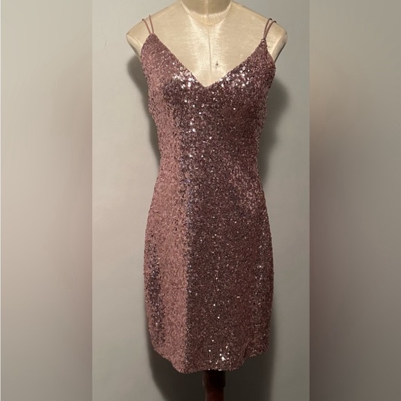 FINAL PRICE DROP CrissCross Mini Dress by Windsor - Picture 1 of 8